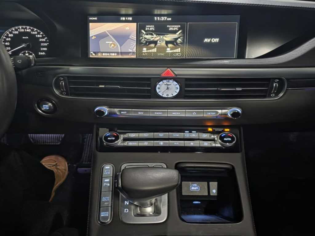 Genesis G90 - Vista 4