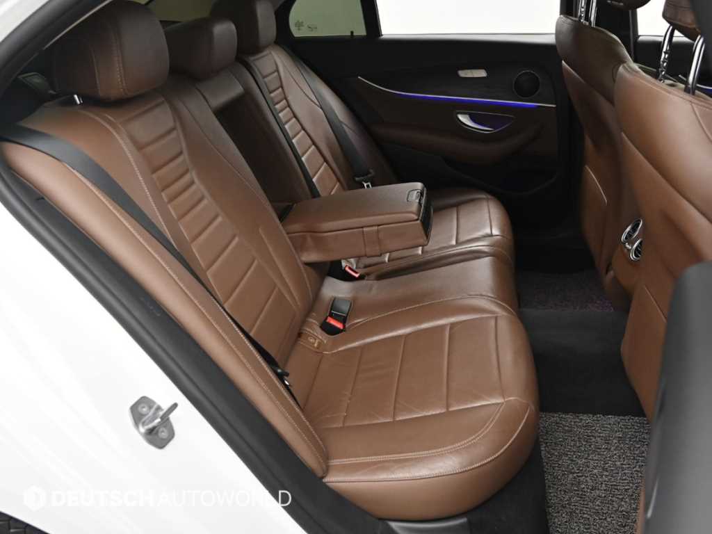 Mercedes Benz E class - Vista 12