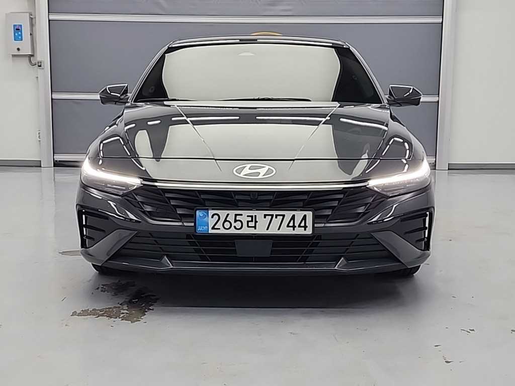 HYUNDAI Avante - Vista 2