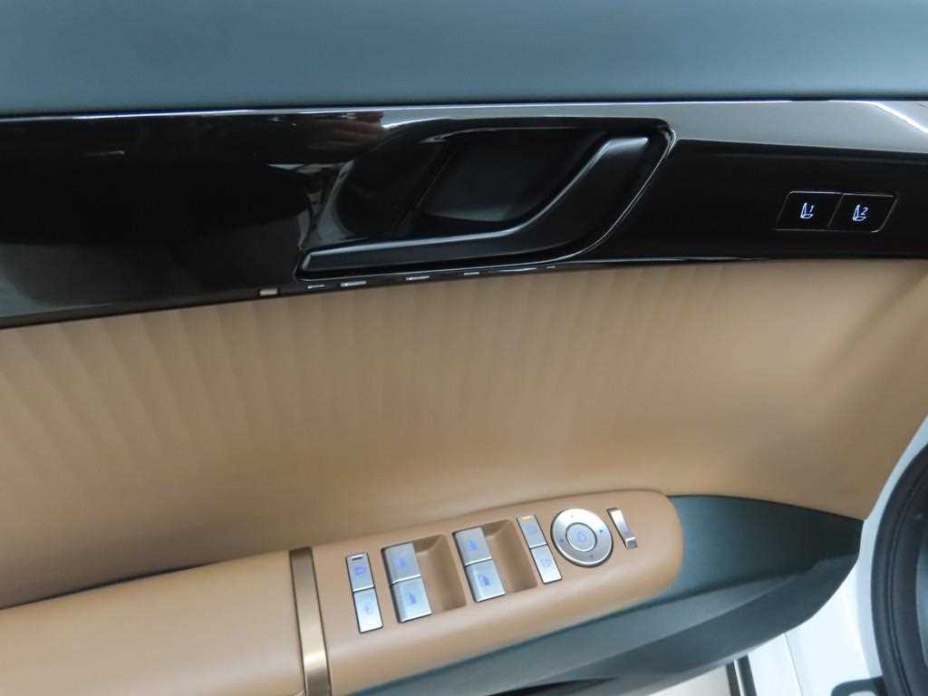 HYUNDAI Grandeur - Vista 9