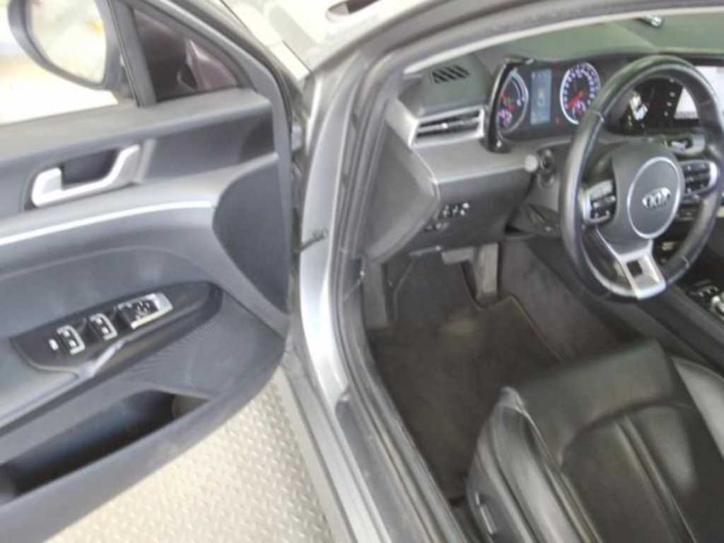 KIA K5 - Vista 9