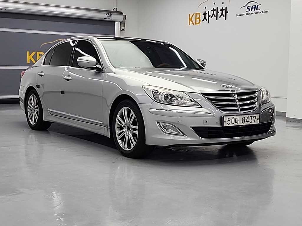 HYUNDAI Genesis - Vista 4