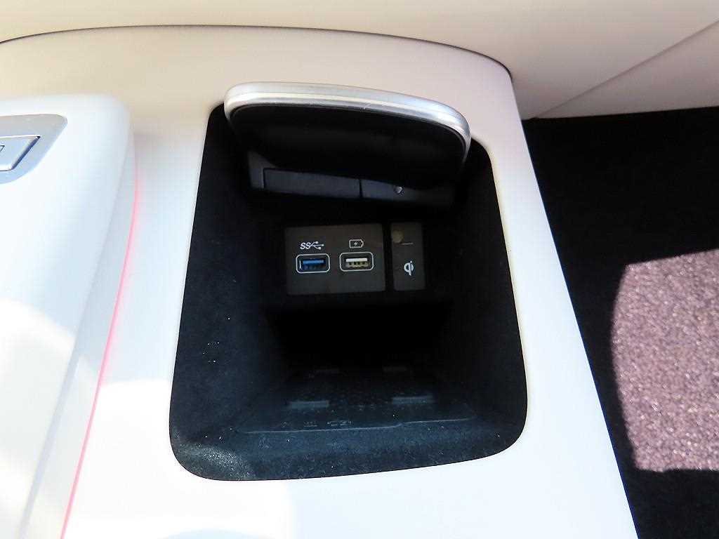 Genesis GV70 2021 Blanco - Importación desde Corea - HF Imports Iquique - Foto 13