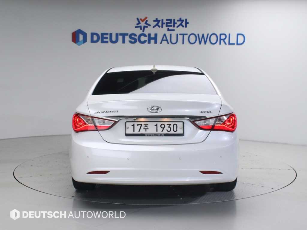 HYUNDAI Sonata - Vista 4