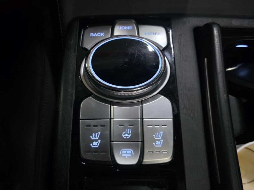 Genesis G90 - Vista 5