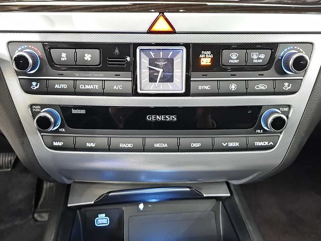 Genesis G80 - Vista 10