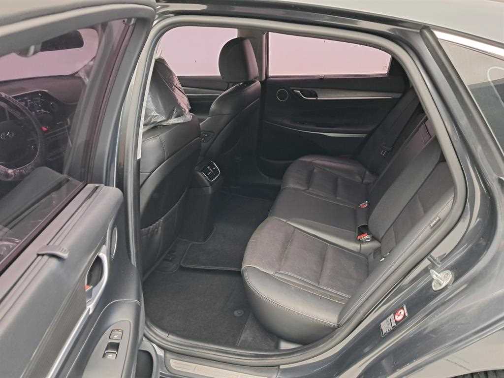 HYUNDAI Grandeur - Vista 12