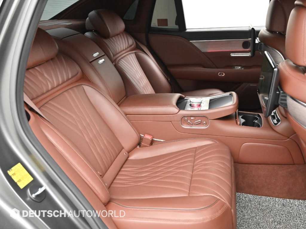 Genesis G90 - Vista 12