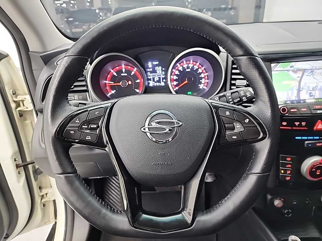 Ssangyong Tivoli - Vista 9
