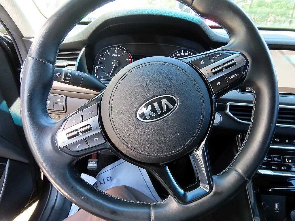 KIA K7 - Vista 8