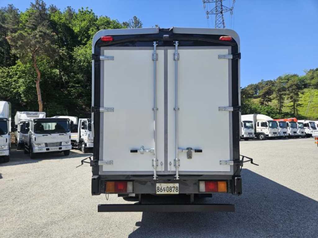 medium and large cargo truck - Vista 3