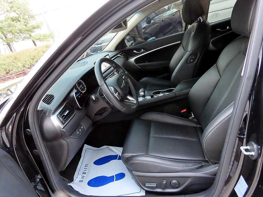 Genesis G70 - Vista 5
