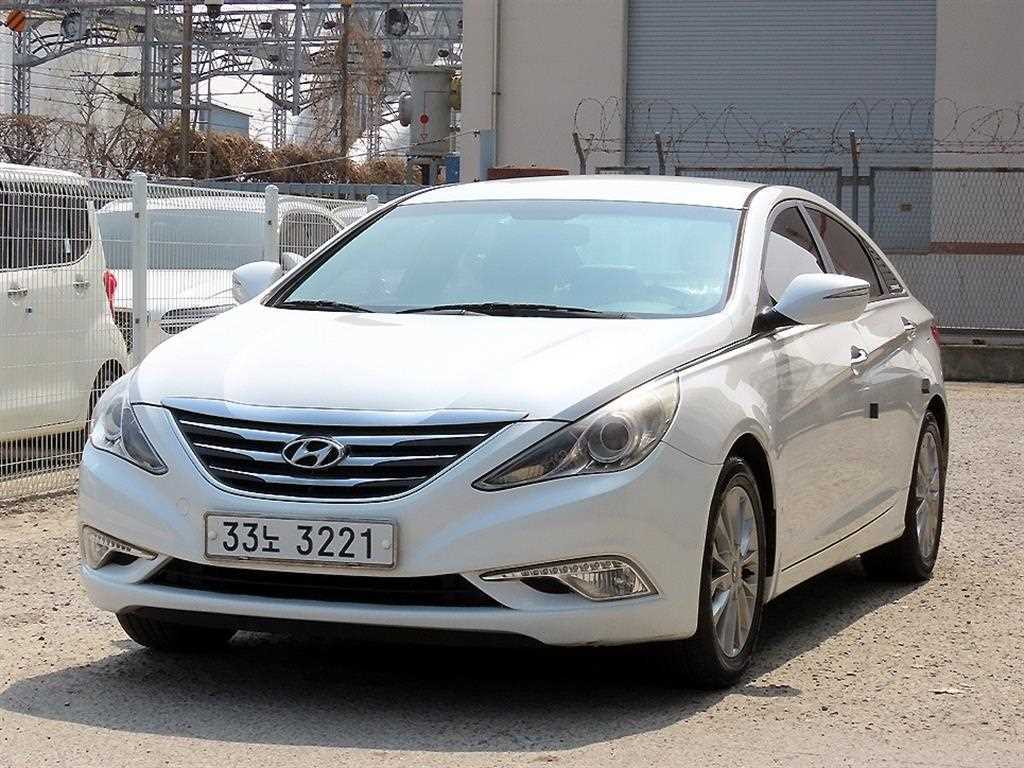 HYUNDAI Sonata - Vista 2