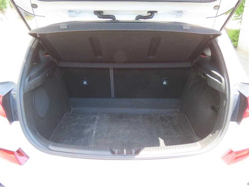 HYUNDAI i30 - Vista 10