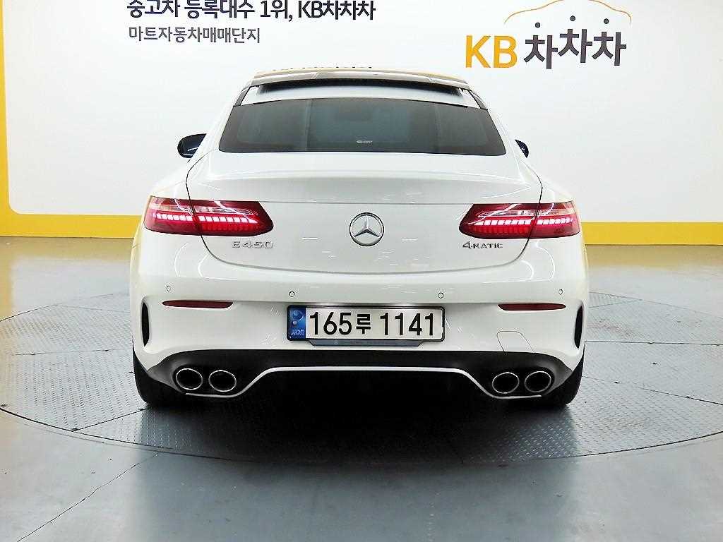 Mercedes Benz E class - Vista 3