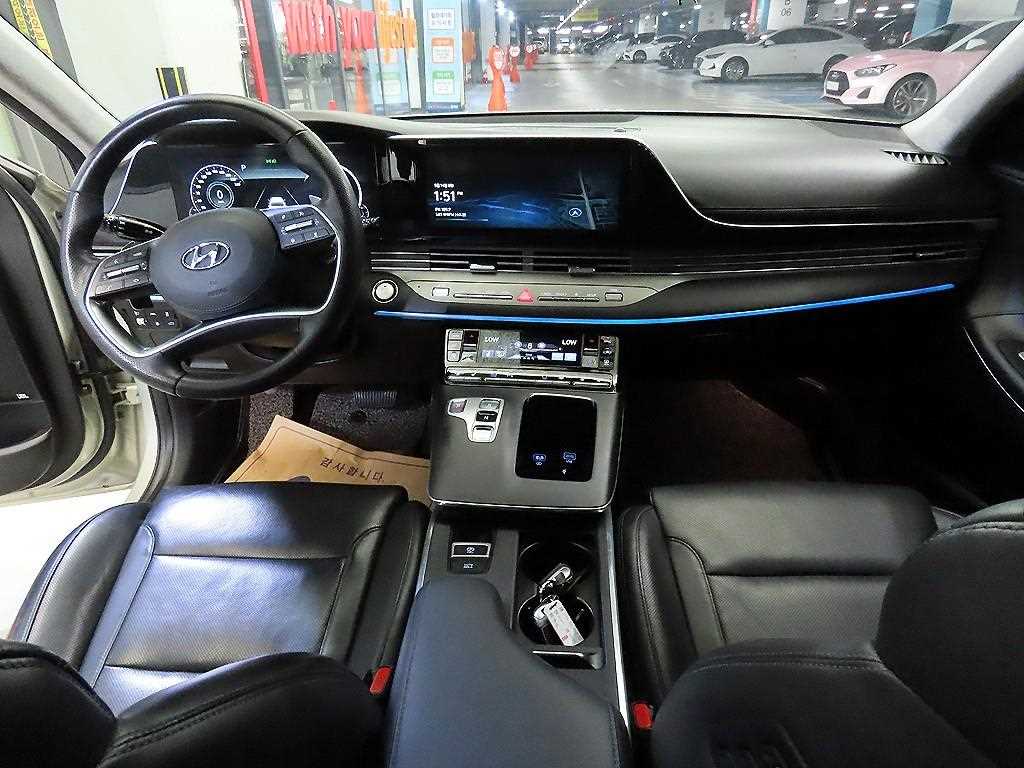 HYUNDAI Grandeur - Vista 10