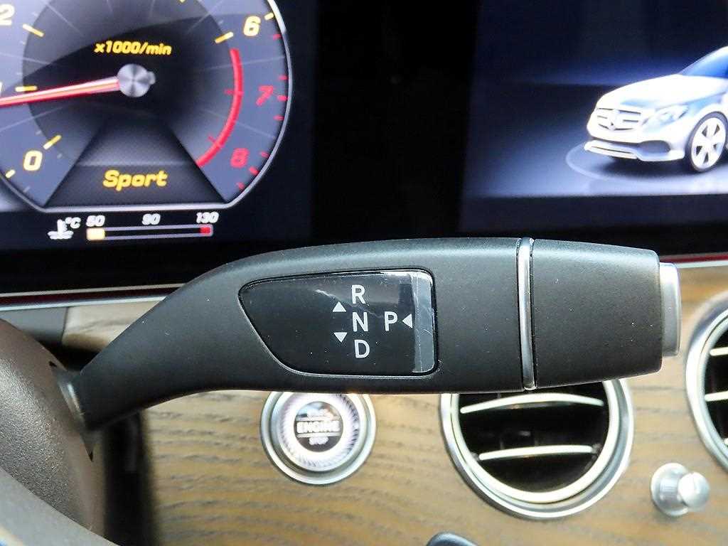 Mercedes Benz E class - Vista 10