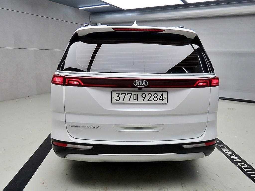 KIA Carnival - Vista 3