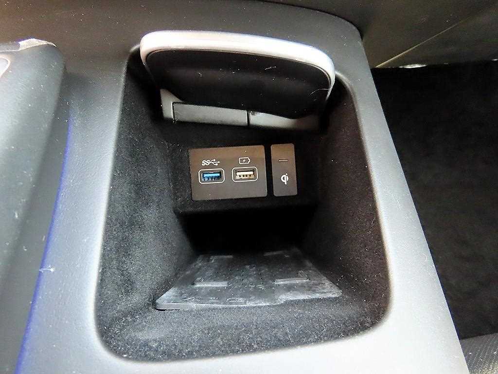 Genesis GV70 2021 Blanco - Importación desde Corea - HF Imports Iquique - Foto 14