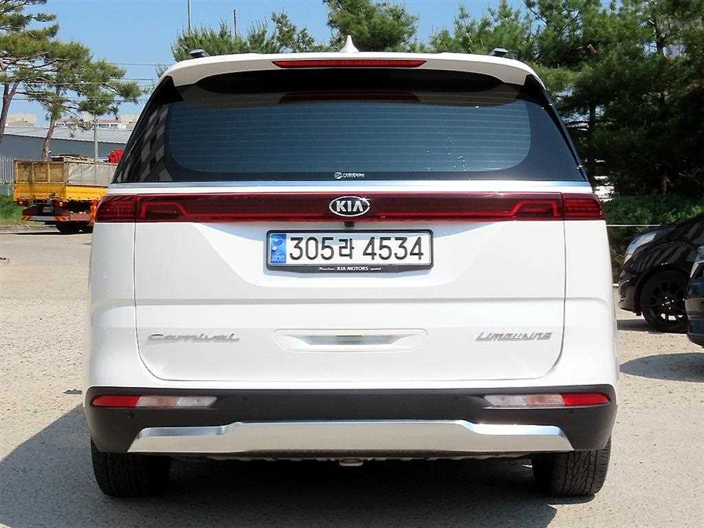 KIA Carnival - Vista 4