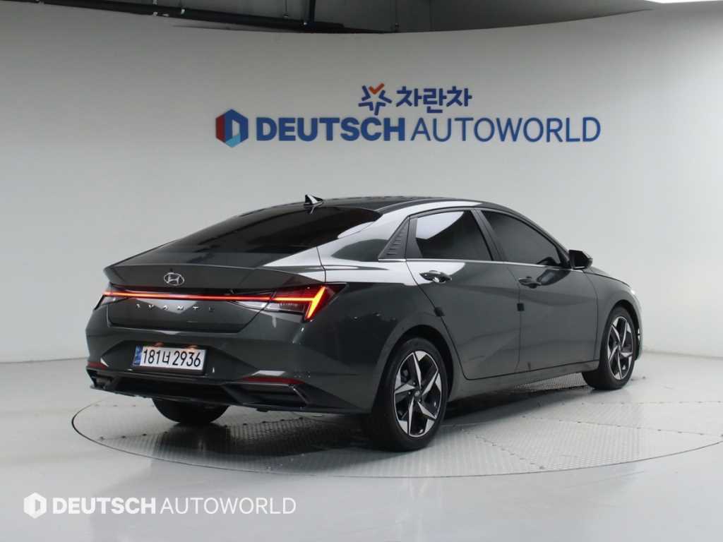 HYUNDAI Avante - Vista 3