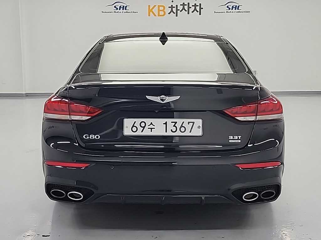 HYUNDAI Genesis - Vista 3