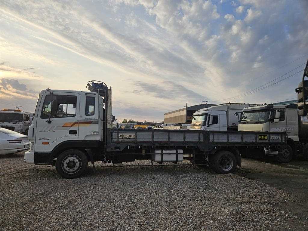medium and large cargo Cargo 2007 Blanco - Importación desde Corea - HF Imports Iquique - Foto 1
