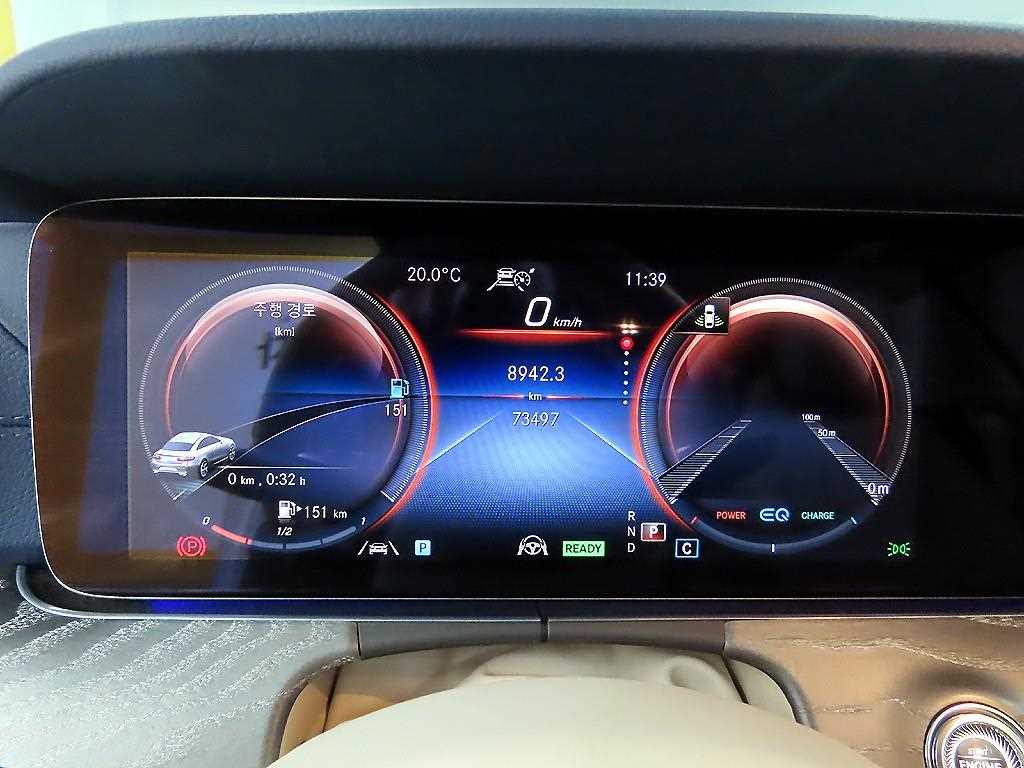Mercedes Benz E class - Vista 8