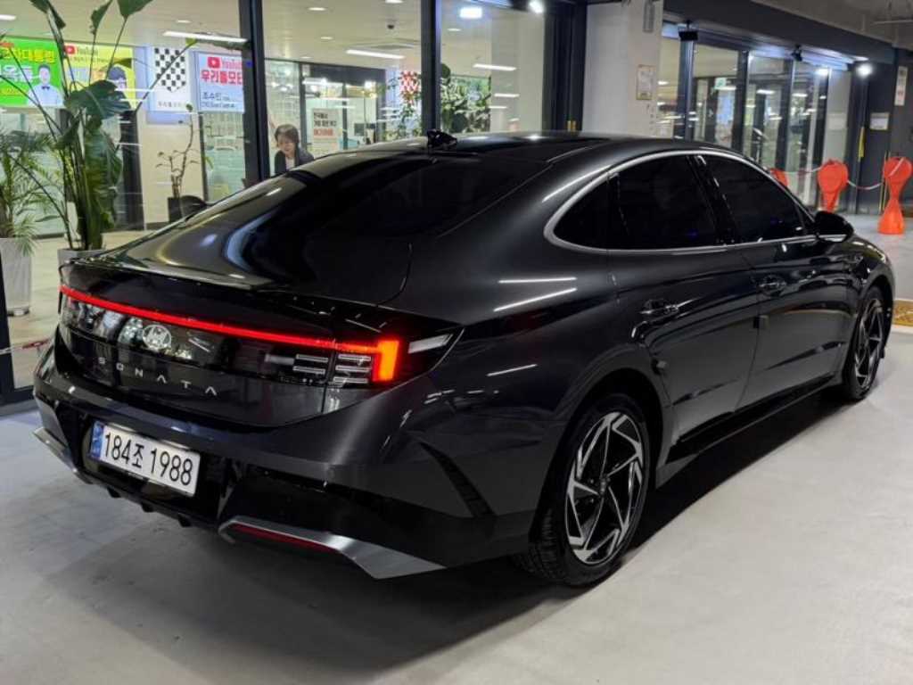 HYUNDAI Sonata - Vista 4