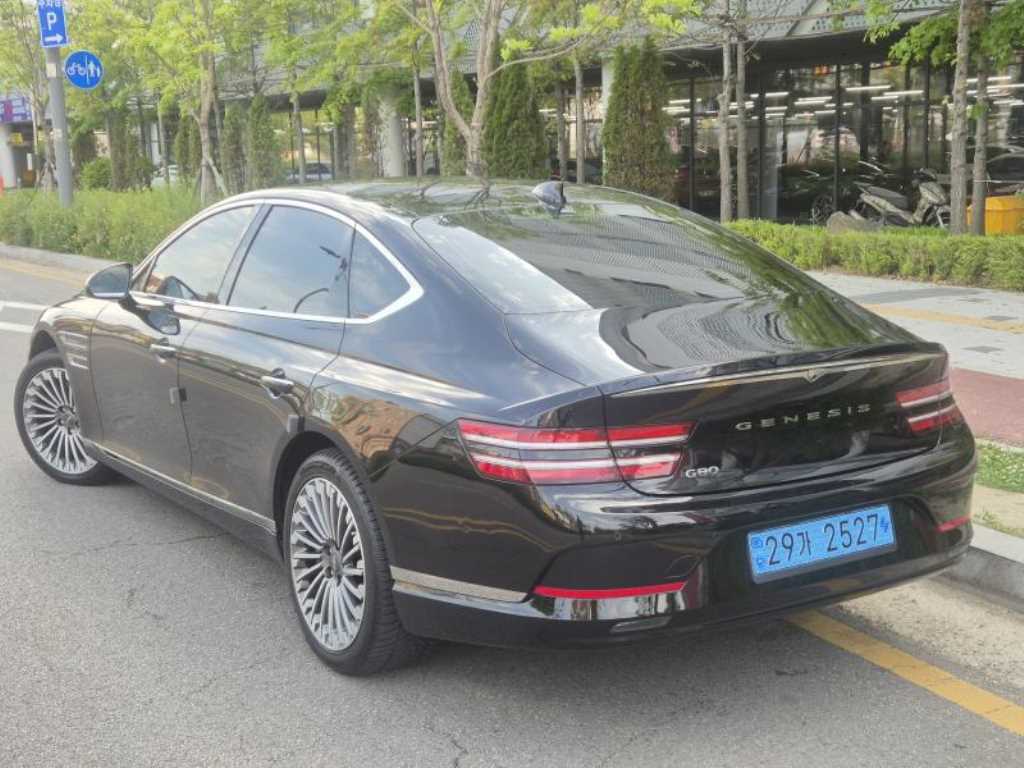 Genesis G80 - Vista 6
