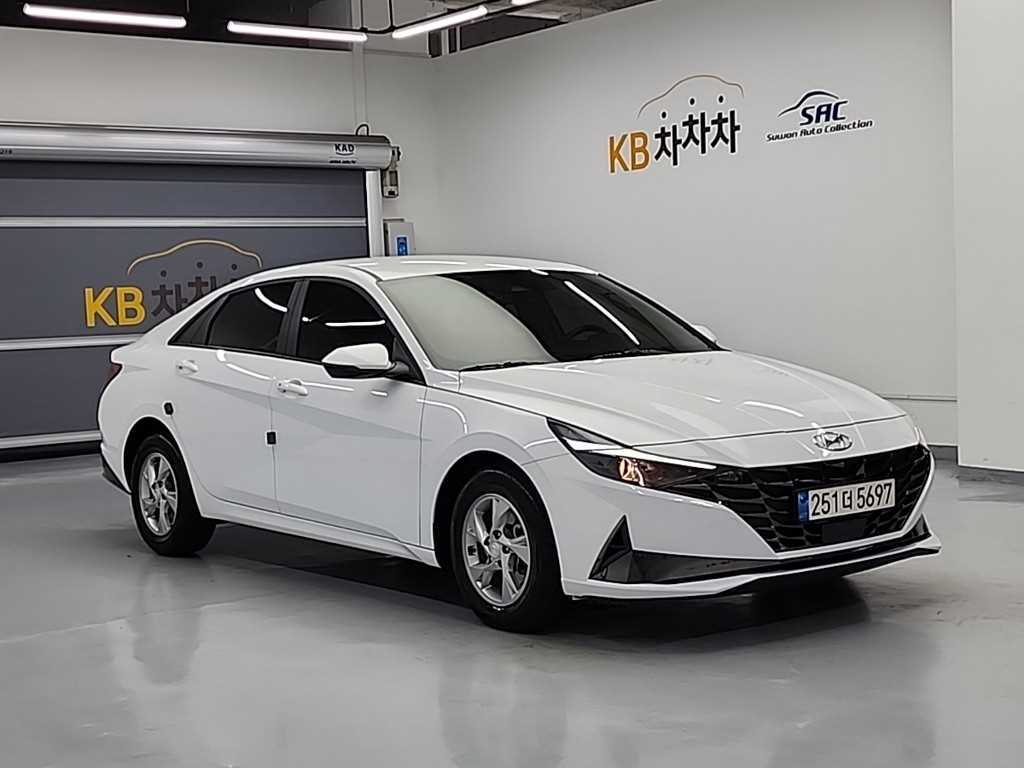 HYUNDAI Avante - Vista 4