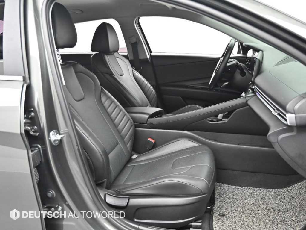 HYUNDAI Avante - Vista 10