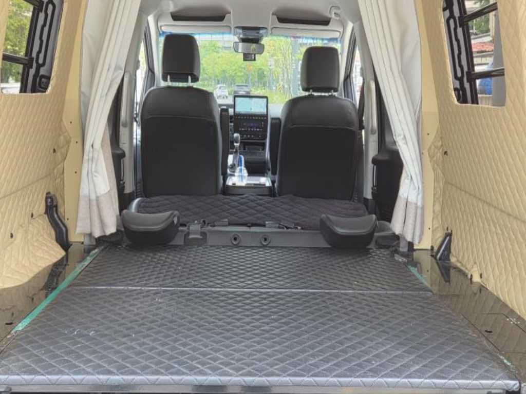 HYUNDAI Staria - Vista 4