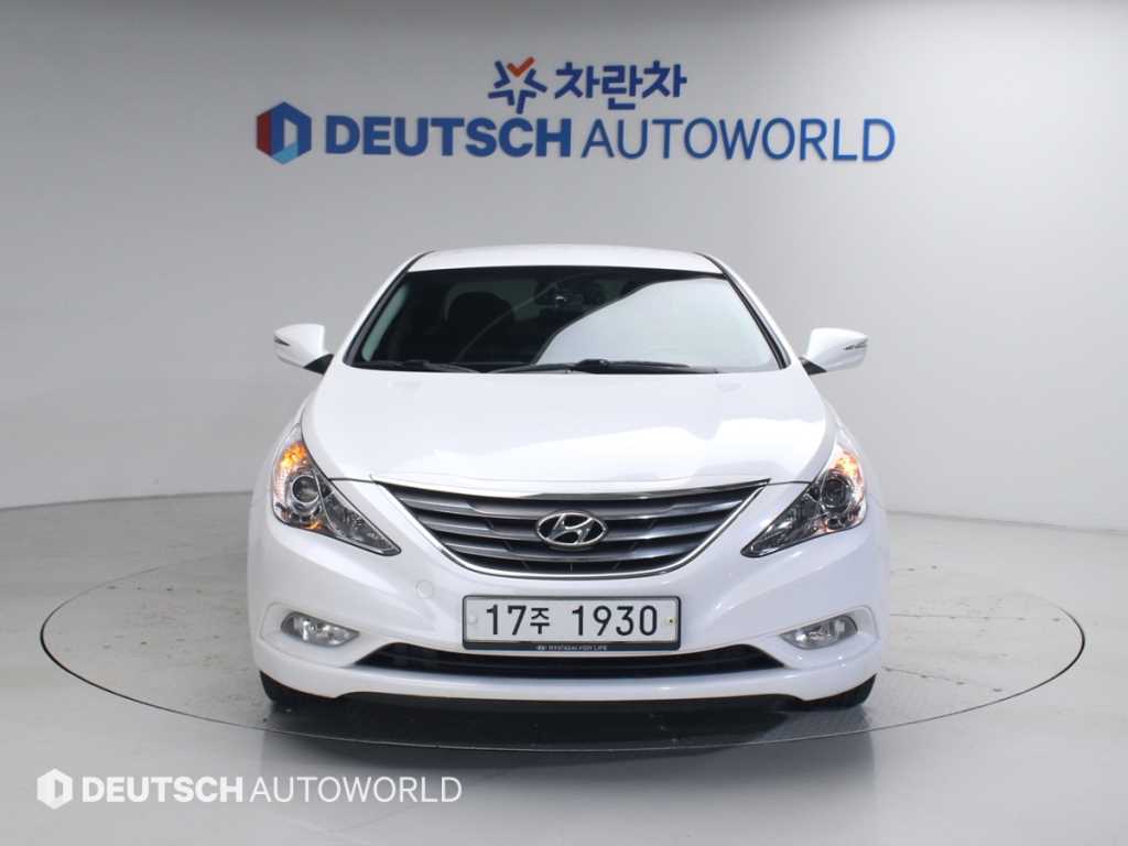 HYUNDAI Sonata - Vista 3