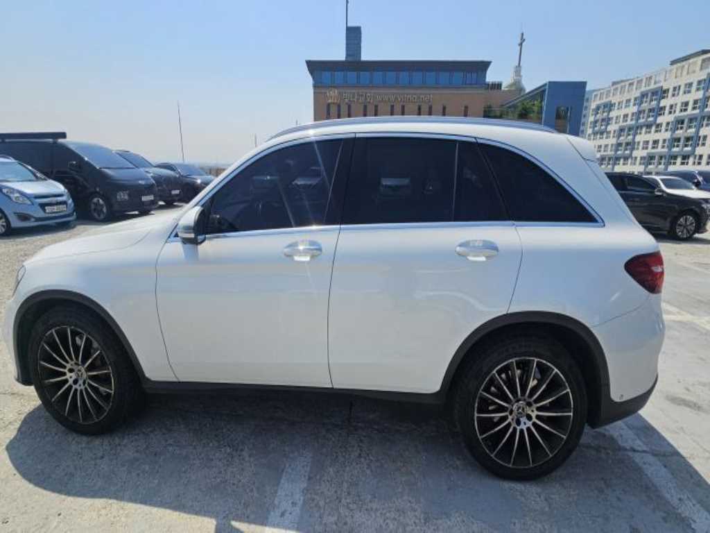 Mercedes Benz GLC Class - Vista 2