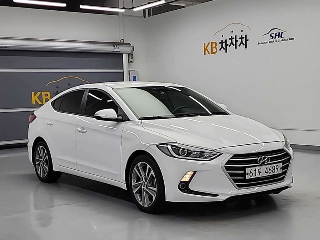 HYUNDAI Avante - Vista 4