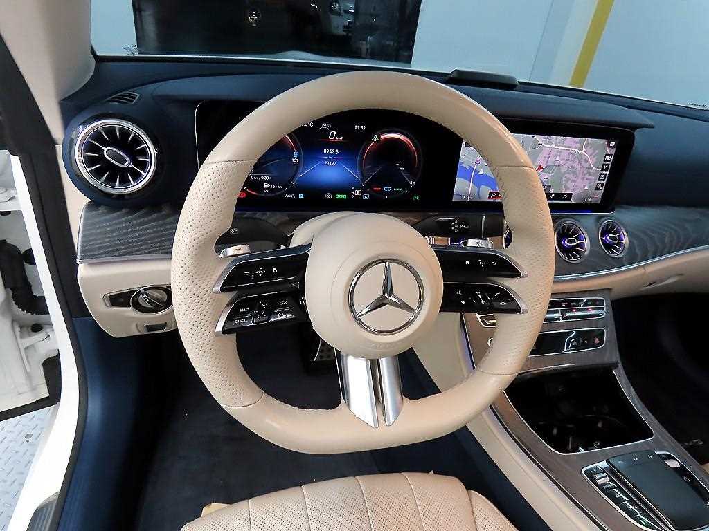Mercedes Benz E class - Vista 9
