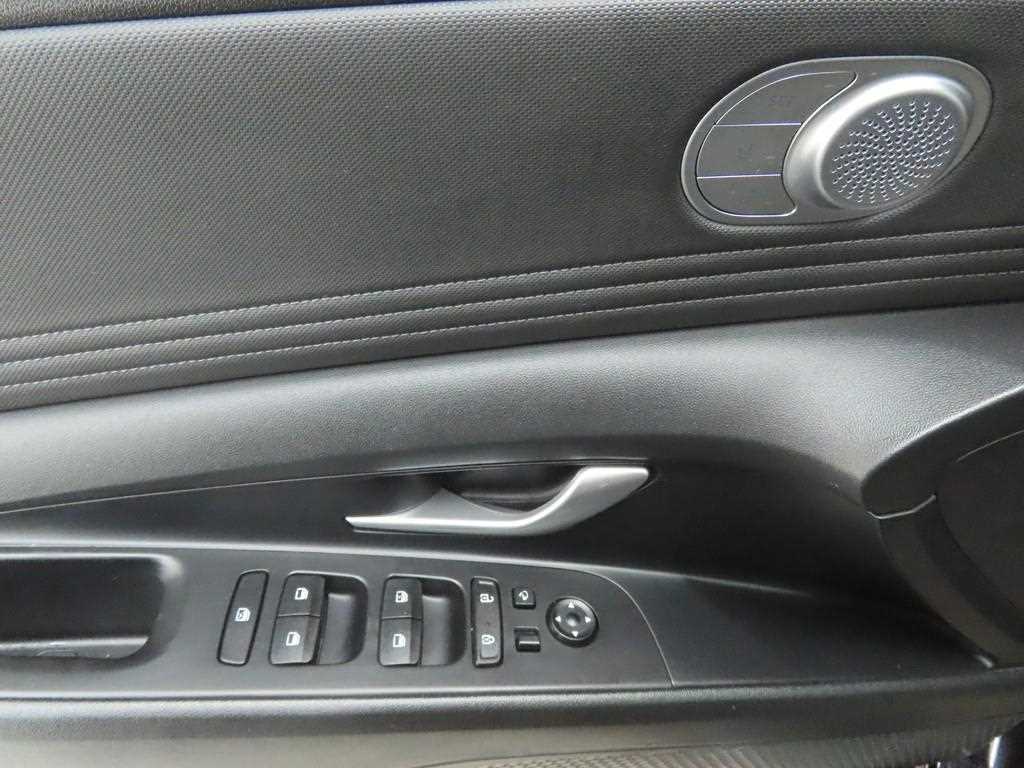 HYUNDAI Avante - Vista 9