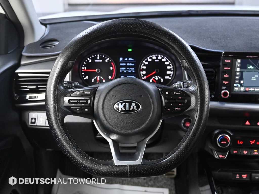KIA Stonic 2018 Blanco - Importación desde Corea - HF Imports Iquique - Foto 13