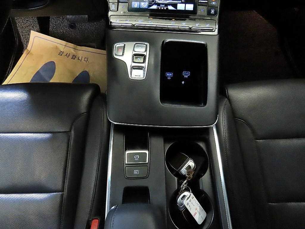 HYUNDAI Grandeur - Vista 12