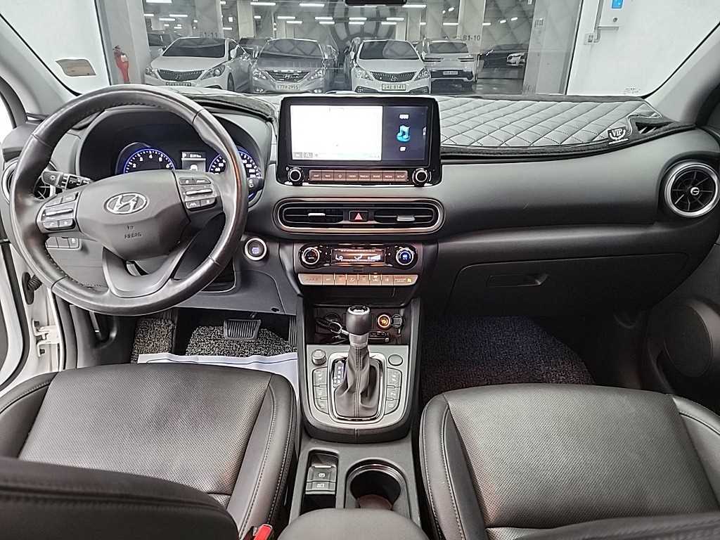 HYUNDAI Kona - Vista 7