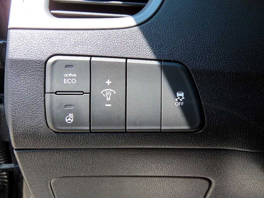 HYUNDAI Avante - Vista 12