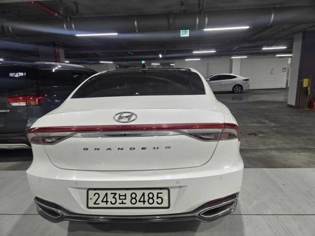 HYUNDAI Grandeur - Vista 3