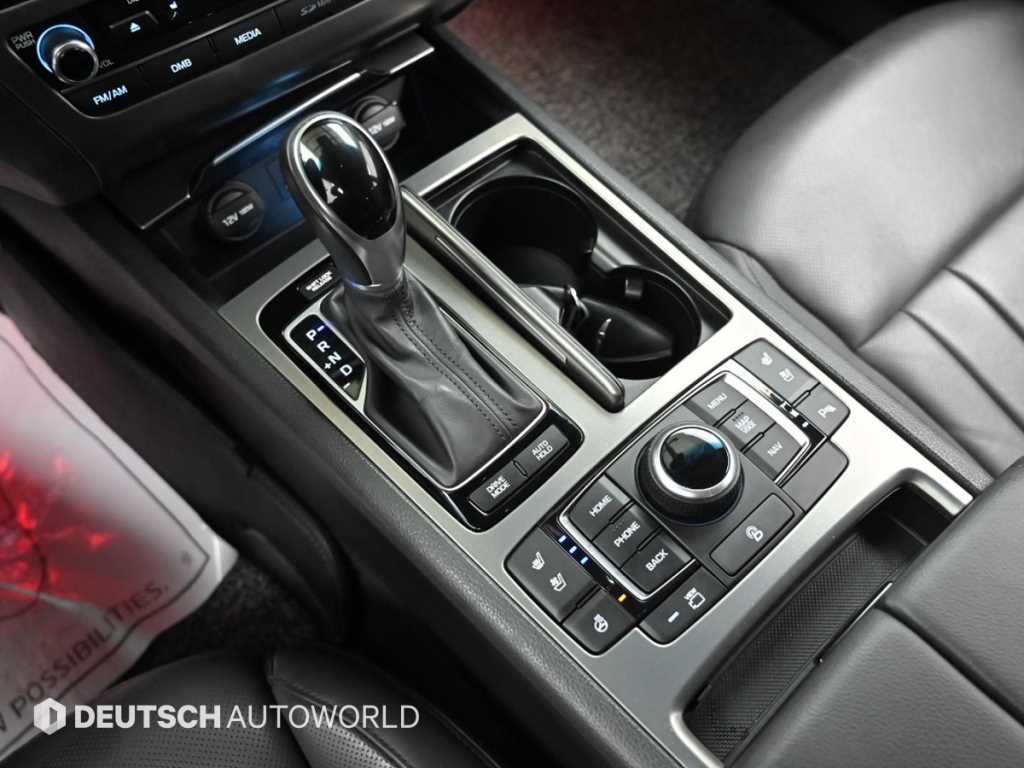 HYUNDAI Genesis - Vista 9