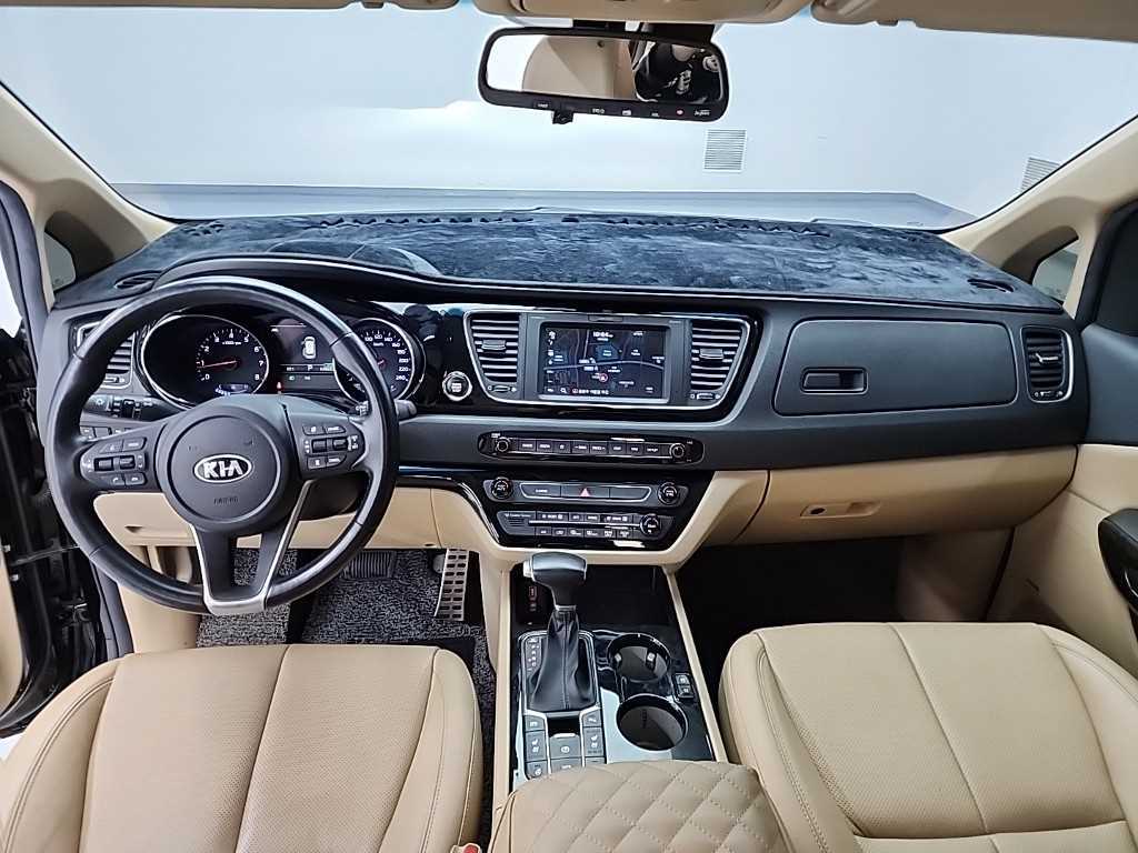 KIA Carnival - Vista 7