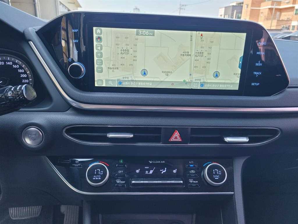 HYUNDAI Sonata - Vista 12