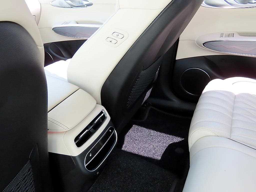 Genesis GV70 2021 Blanco - Importación desde Corea - HF Imports Iquique - Foto 16
