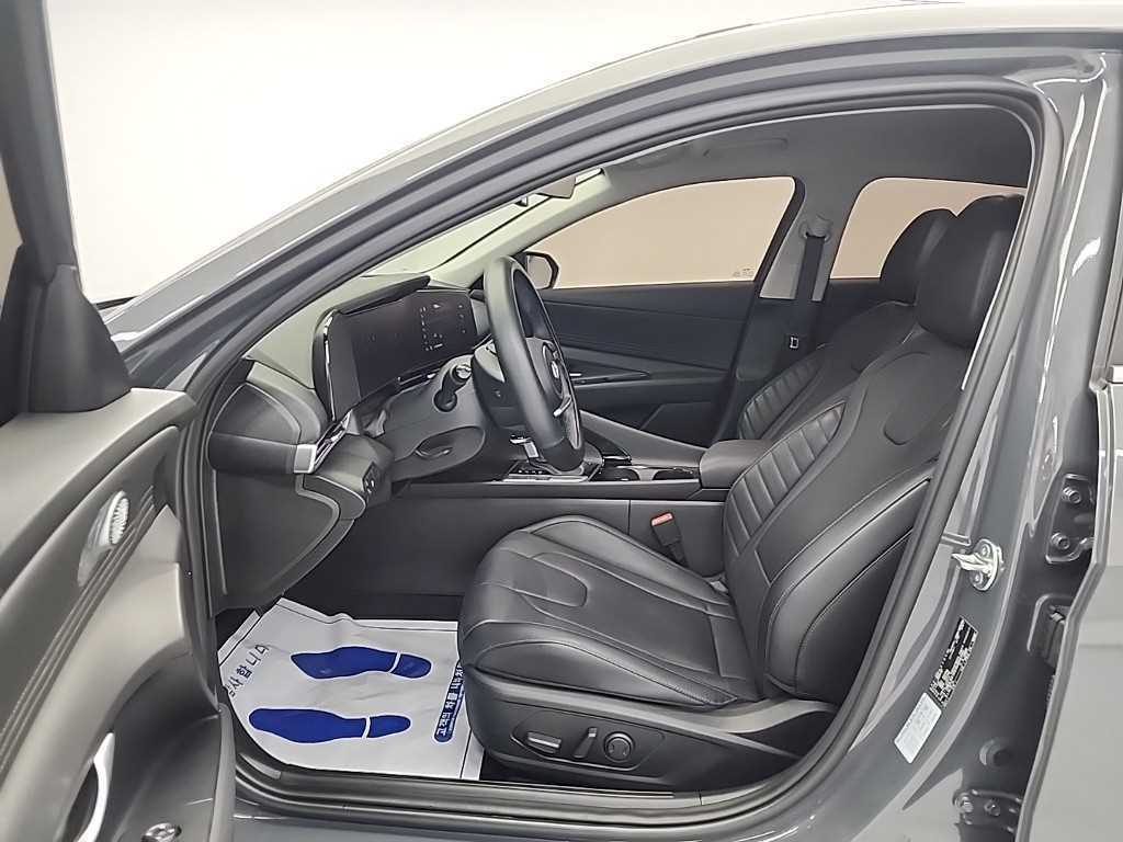 HYUNDAI Avante - Vista 11