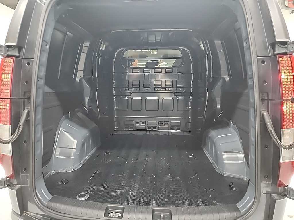 HYUNDAI Staria 2023 Gris - Importación desde Corea - HF Imports Iquique - Foto 18