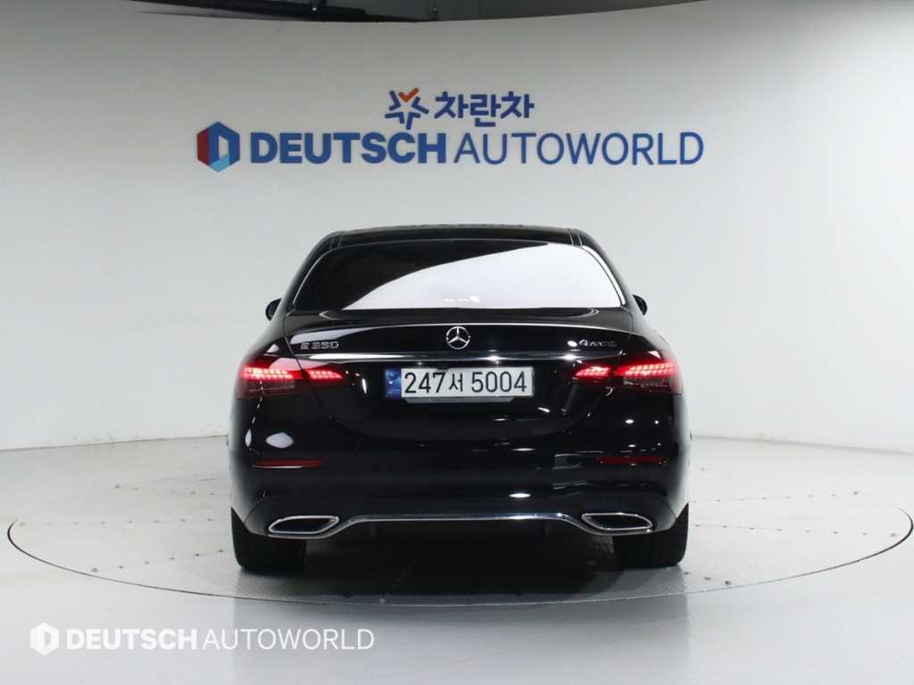 Mercedes Benz E class - Vista 4